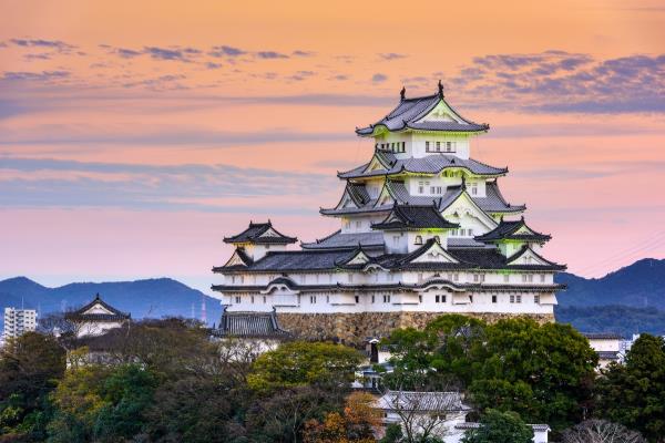 Himeji-Castle.jpg